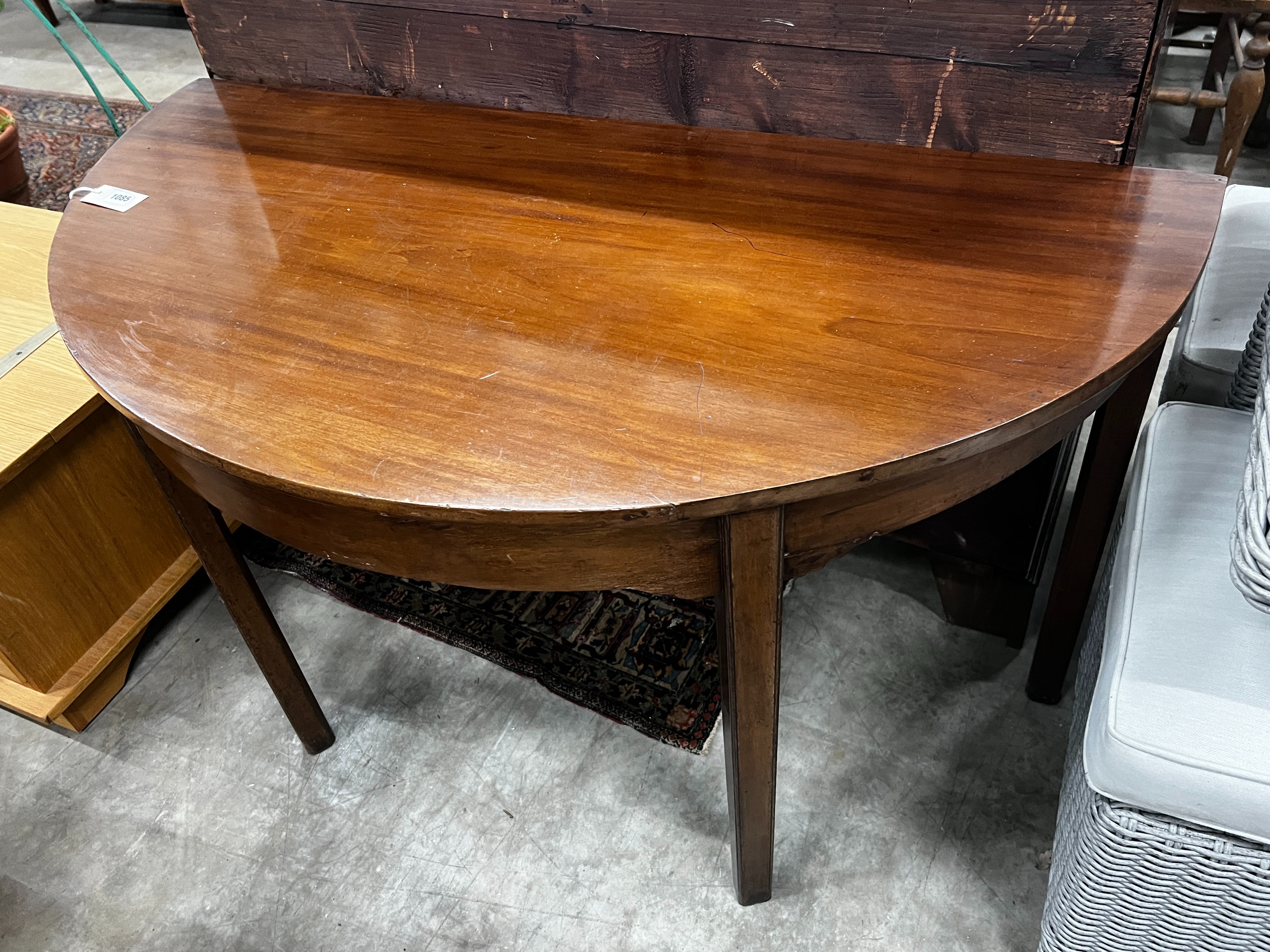 A George III mahogany D shaped table section, width 119cm, depth 59cm, height 72cm